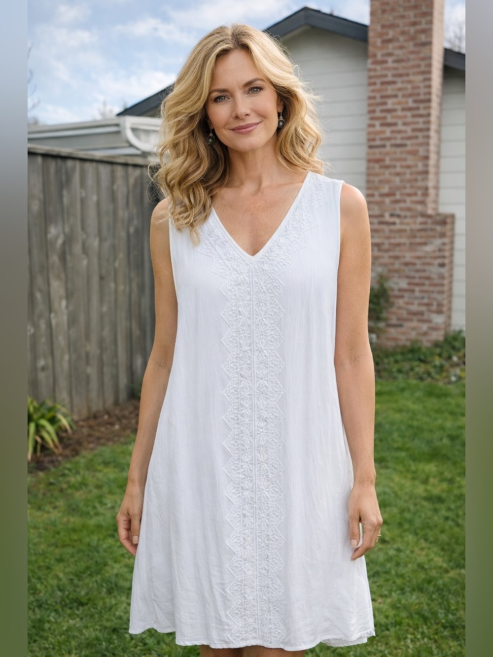 Cute Options Brand Sleeveless White Embroidered Swim Cover-up  Dress, Resort M